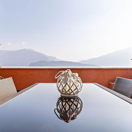 Casa Sara With Swimming Pool Leilighet Riva del Garda Eksteriør bilde