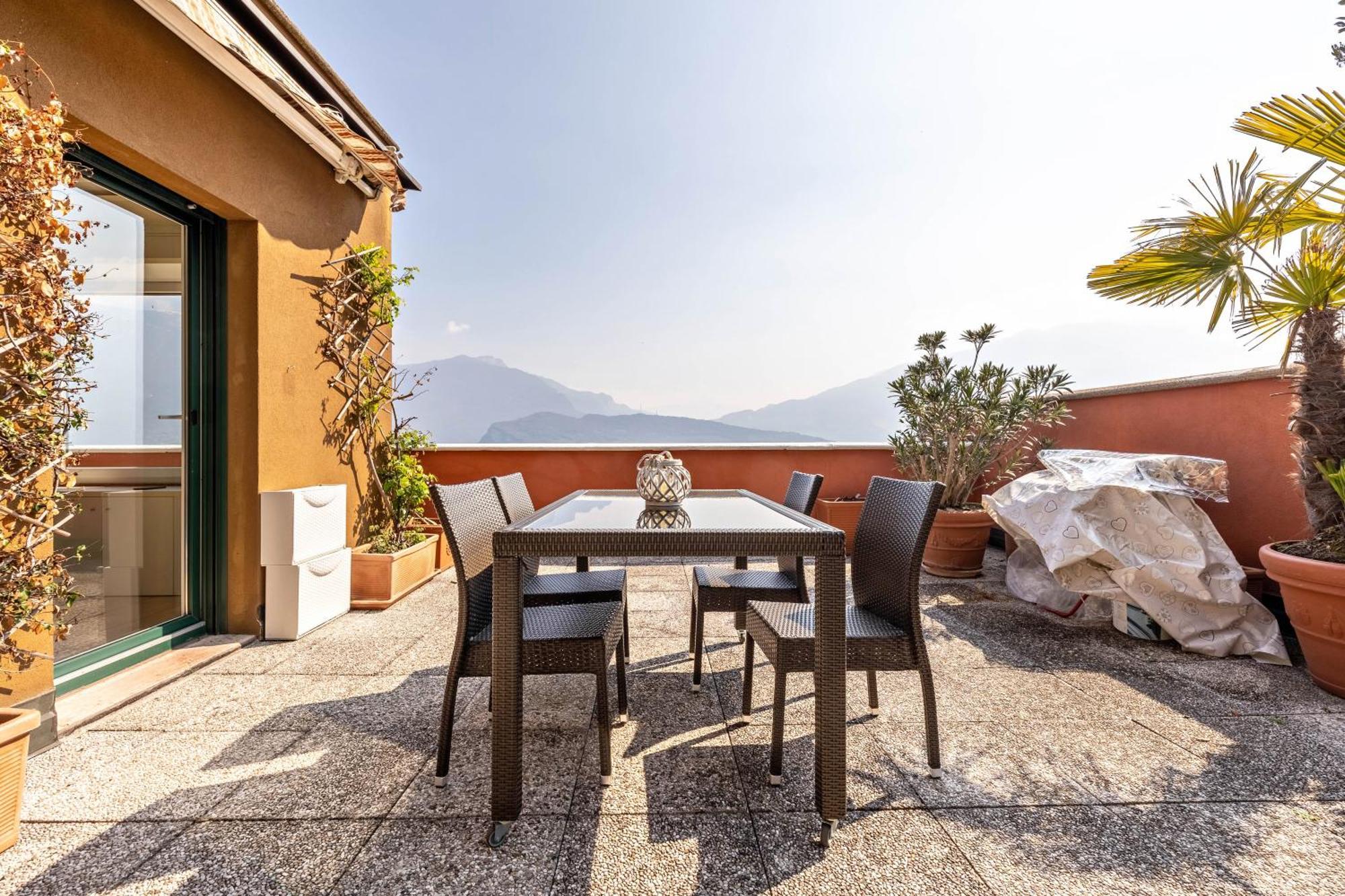 Casa Sara With Swimming Pool Leilighet Riva del Garda Eksteriør bilde