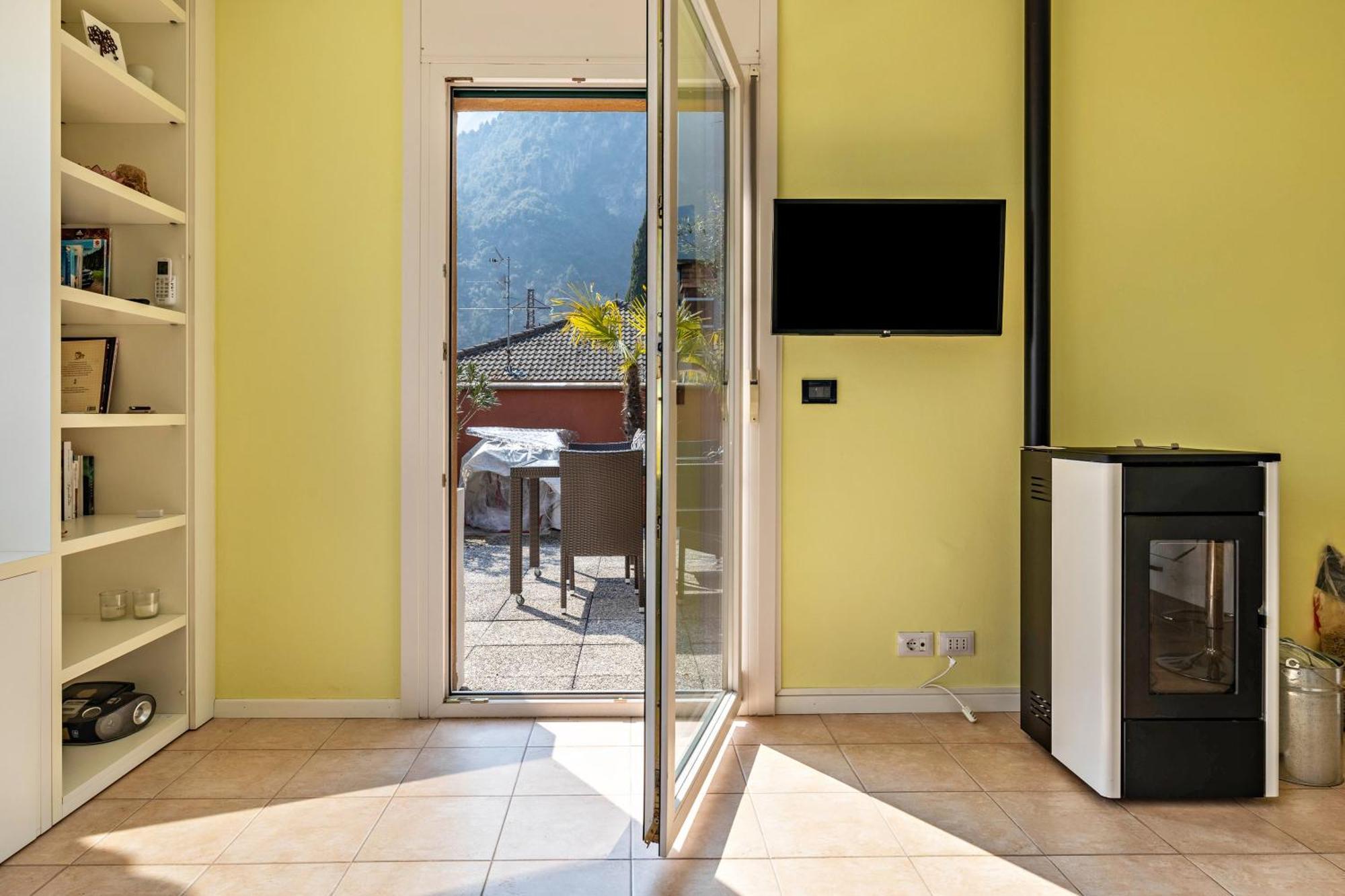Casa Sara With Swimming Pool Leilighet Riva del Garda Eksteriør bilde