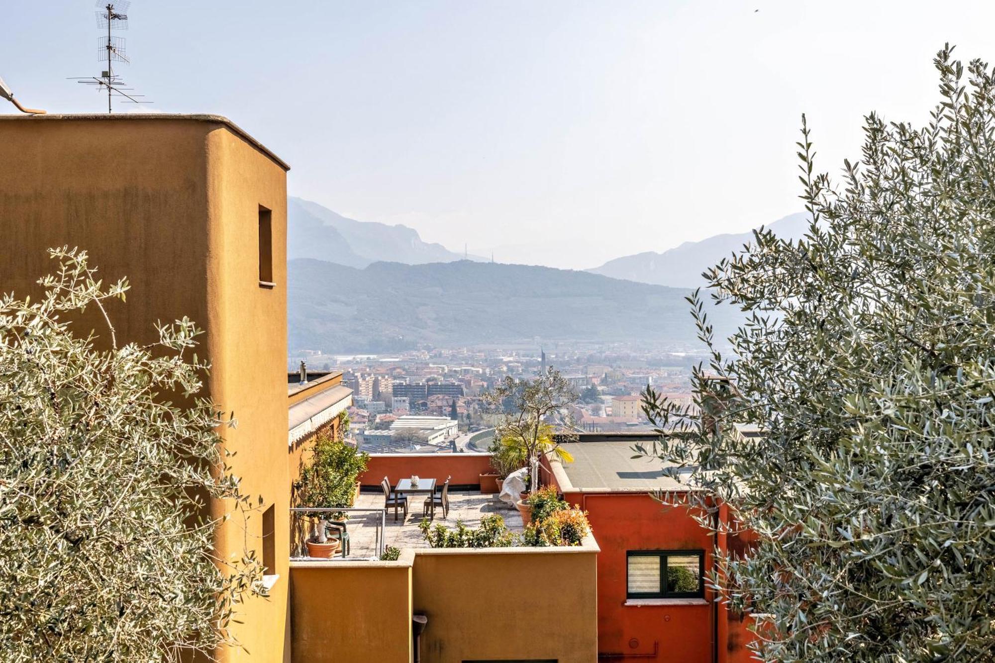 Casa Sara With Swimming Pool Leilighet Riva del Garda Eksteriør bilde