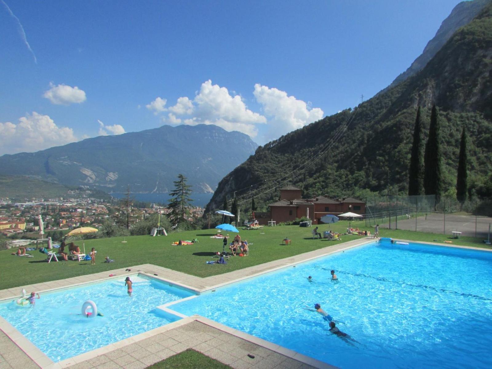 Casa Sara With Swimming Pool Leilighet Riva del Garda Eksteriør bilde